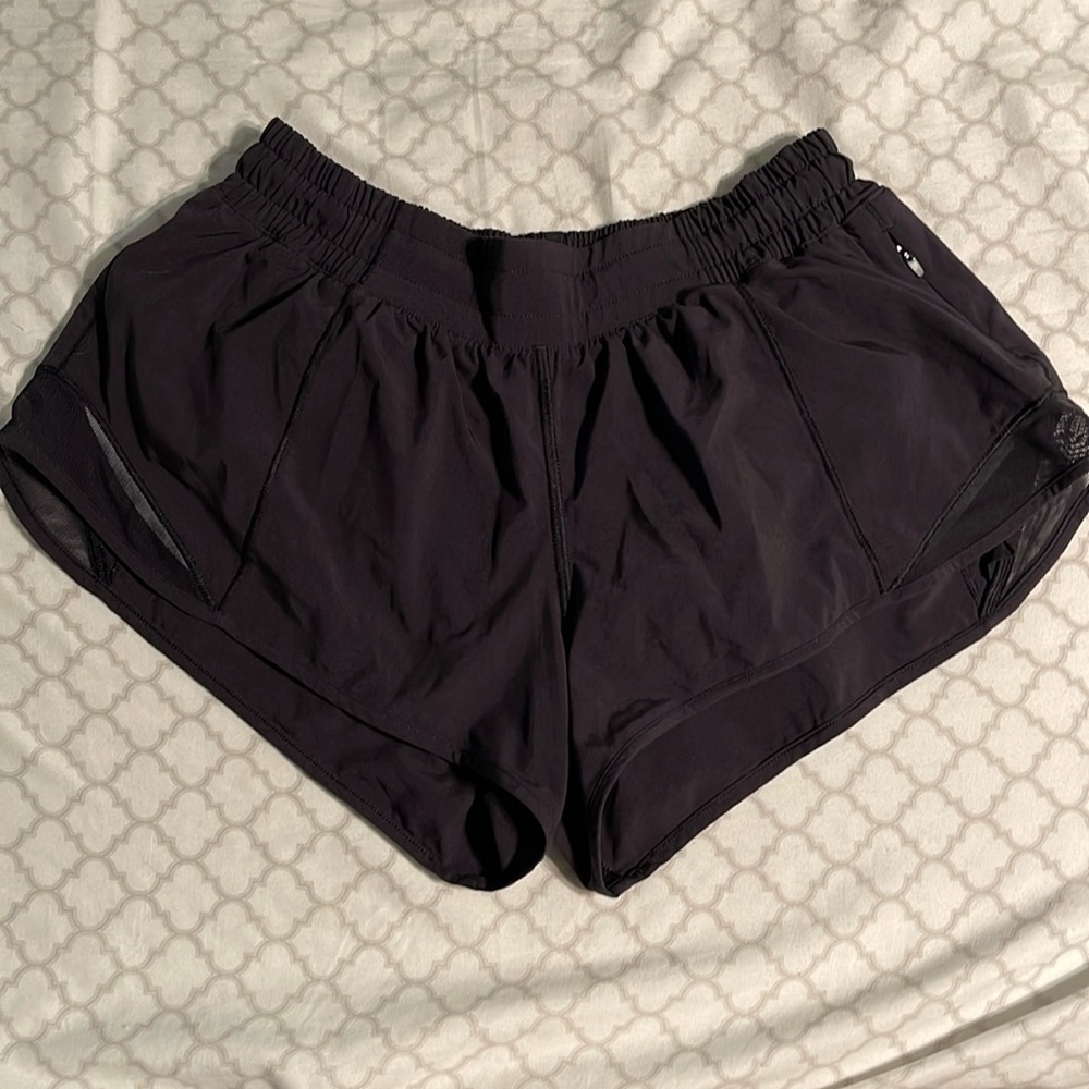 Lululemon black hotty hot shorts — 6